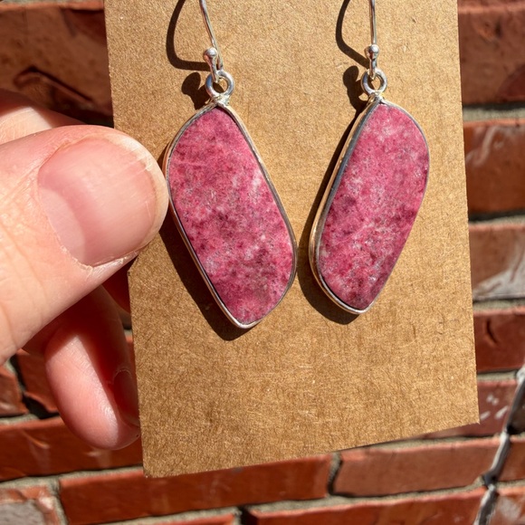 Pink thulite dangles - Picture 4 of 5